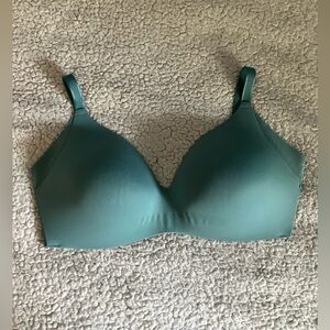 NWOT Knix Wingwoman bra in colour Sea Spray (size 5)